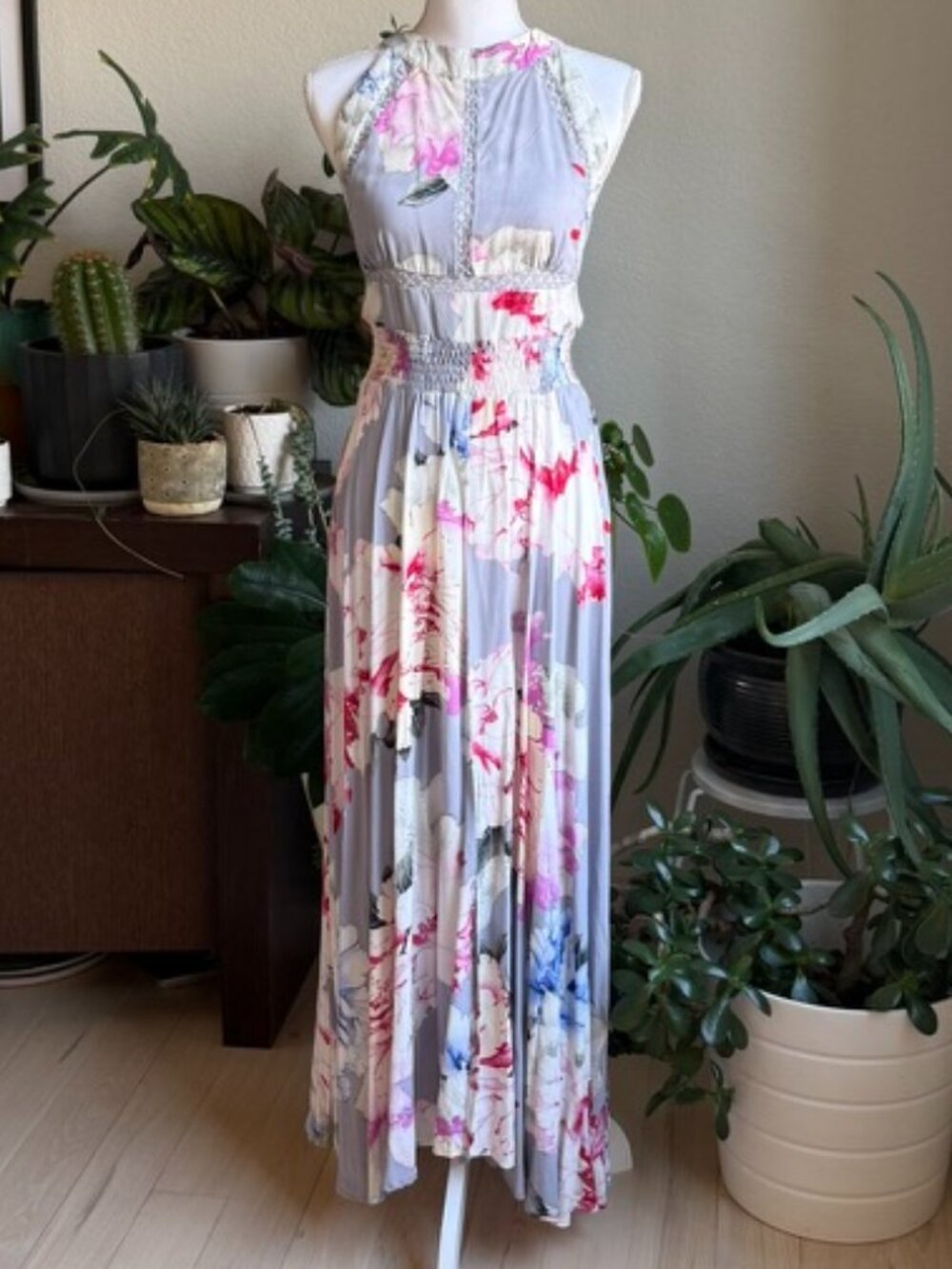 Jaase Floral halter Maxi Dress Size M